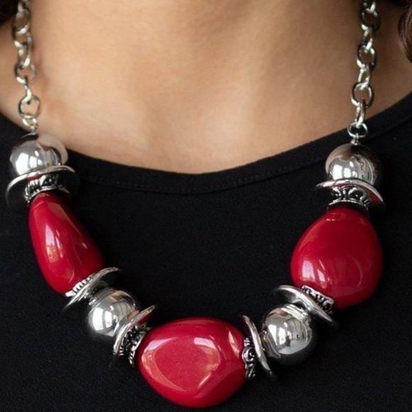 Red Paparazzi Necklace and earrings set. Vivid Vibes Red new with tags - Picture 3 of 4